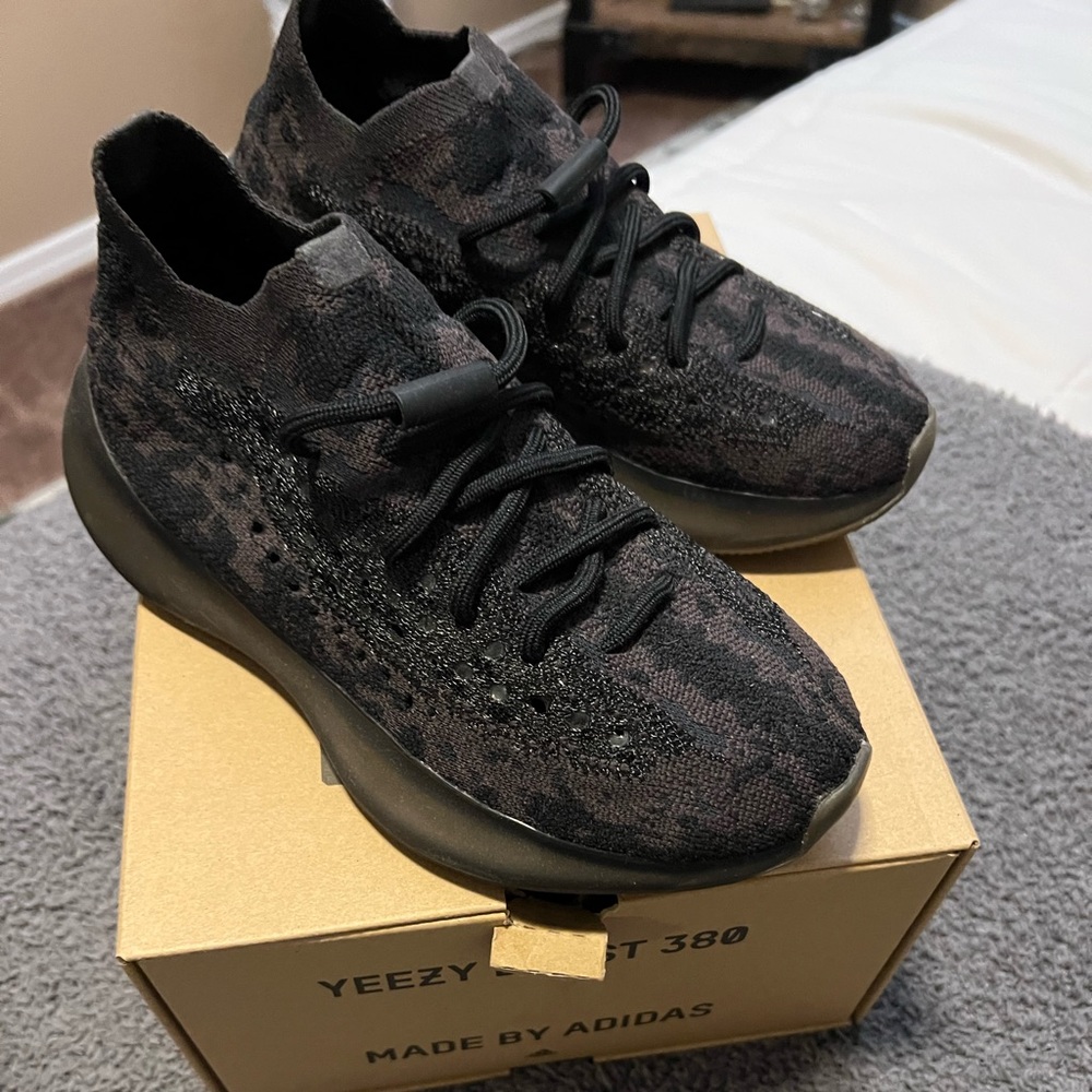 Adidas Yeezy Boost 380 Onxy
